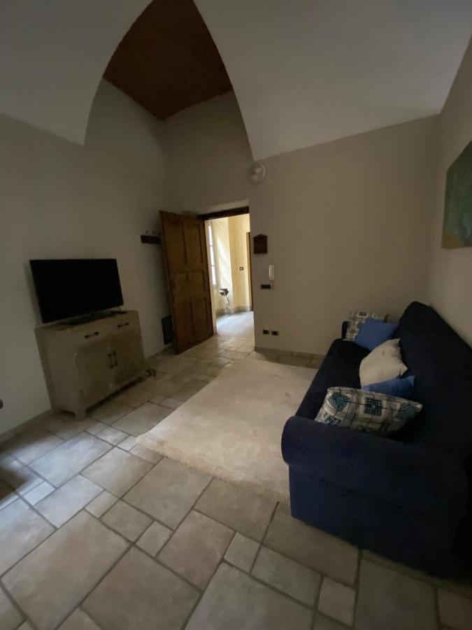 Tito'S Apartment Cuneo Bagian luar foto