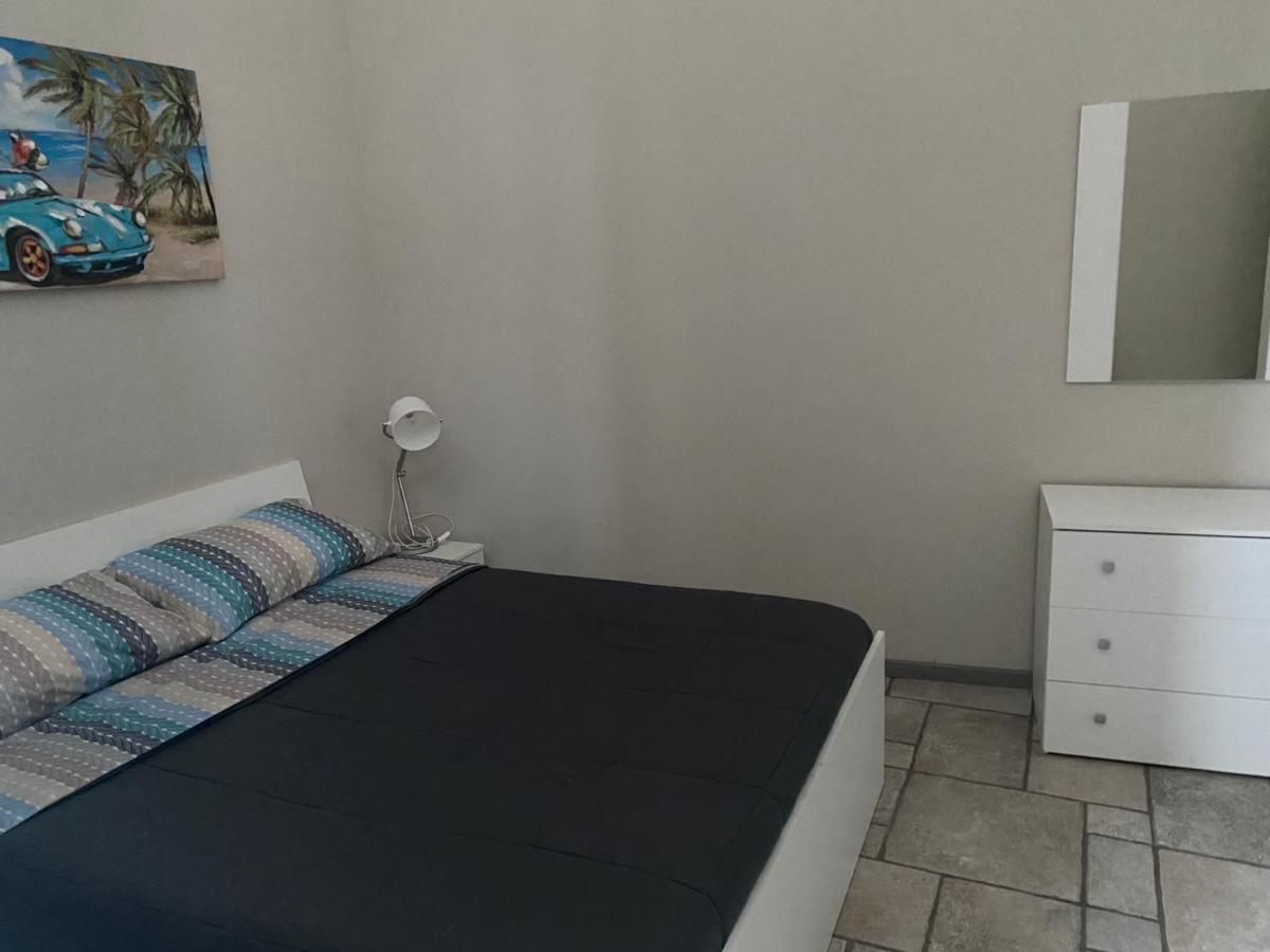 Tito'S Apartment Cuneo Bagian luar foto